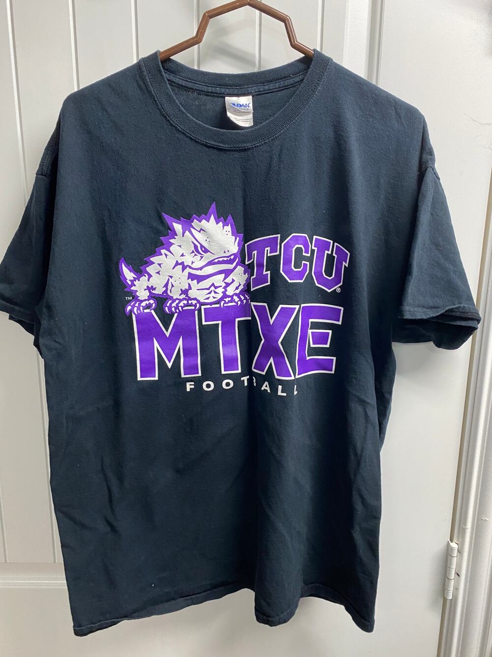 TCU MTXE Football Shirt Mens XL Gildan Horned Frogs Navy Pre Owned